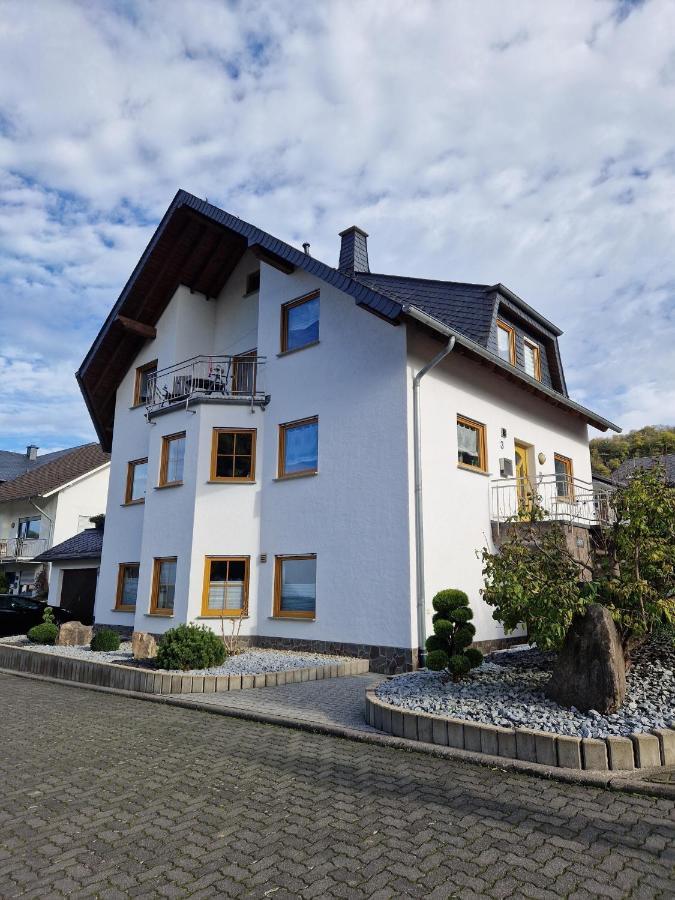 Ferienwohnung Moselzeit Алкен Екстериор снимка