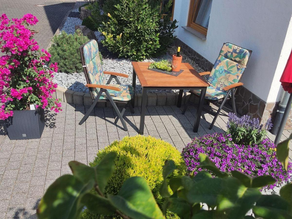 Ferienwohnung Moselzeit Алкен Екстериор снимка